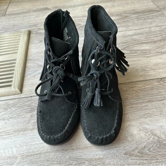 Minnetonka Black  Lace-Up Fringe Wedge Booties - Picture 3 of 12